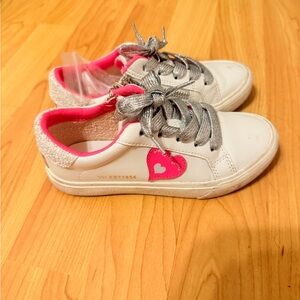 Vintage Havana Stylish Kids Sneakers with Pink Accent heart